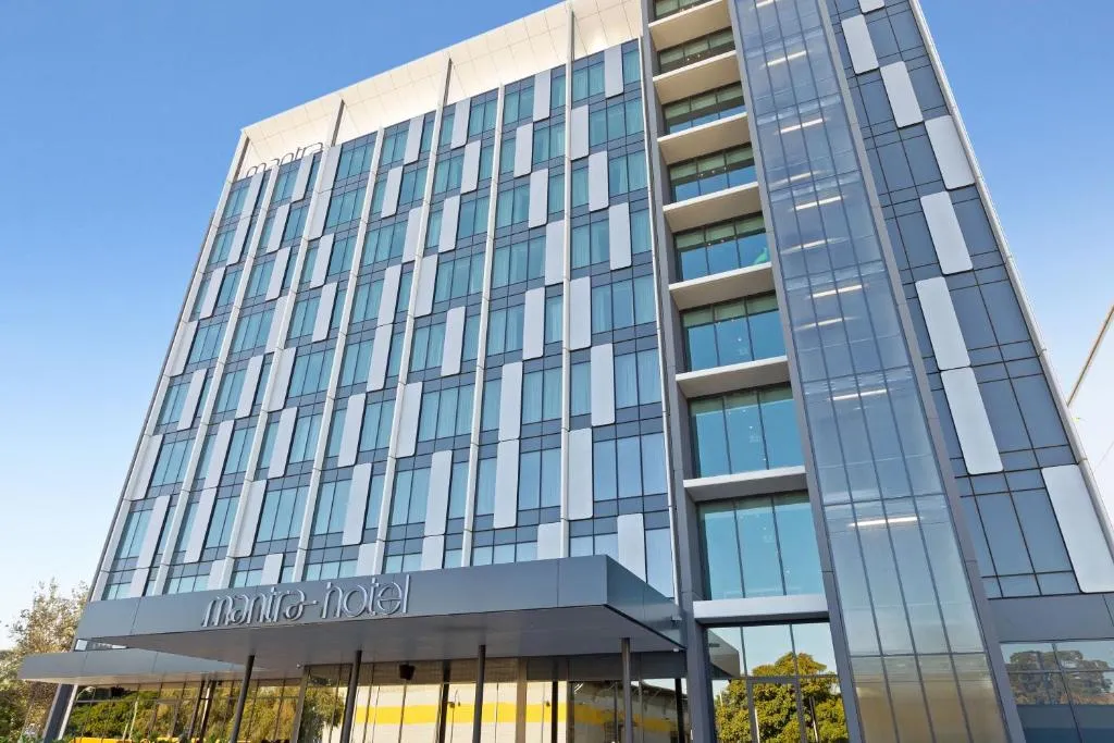 Exterior of the Mantra Sydney Airport hotel