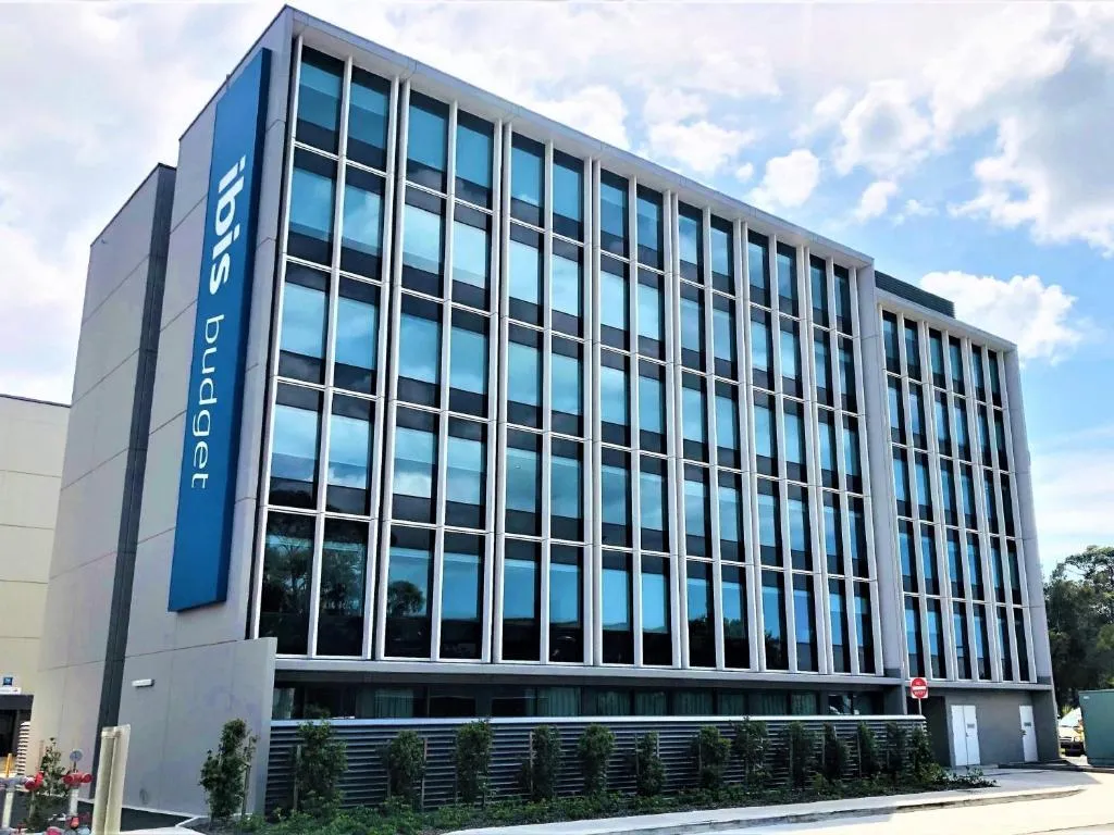 Exterior of ibis budget Sydney Airport